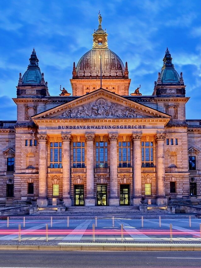 Rathaus bei Nacht in Leipzig, StudySmarter