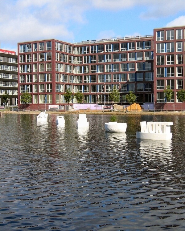 Häuser Innenhafen Duisburg, StudySmarter