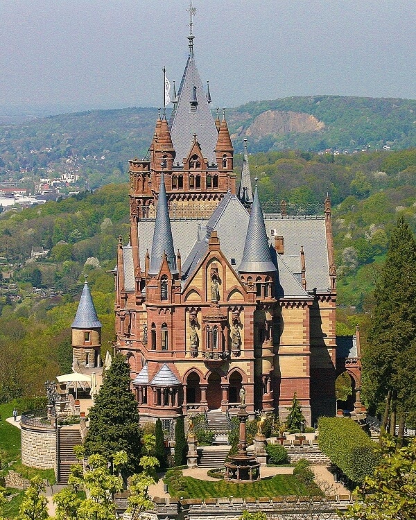 Drachenschloss in Bonn, StudySmarter